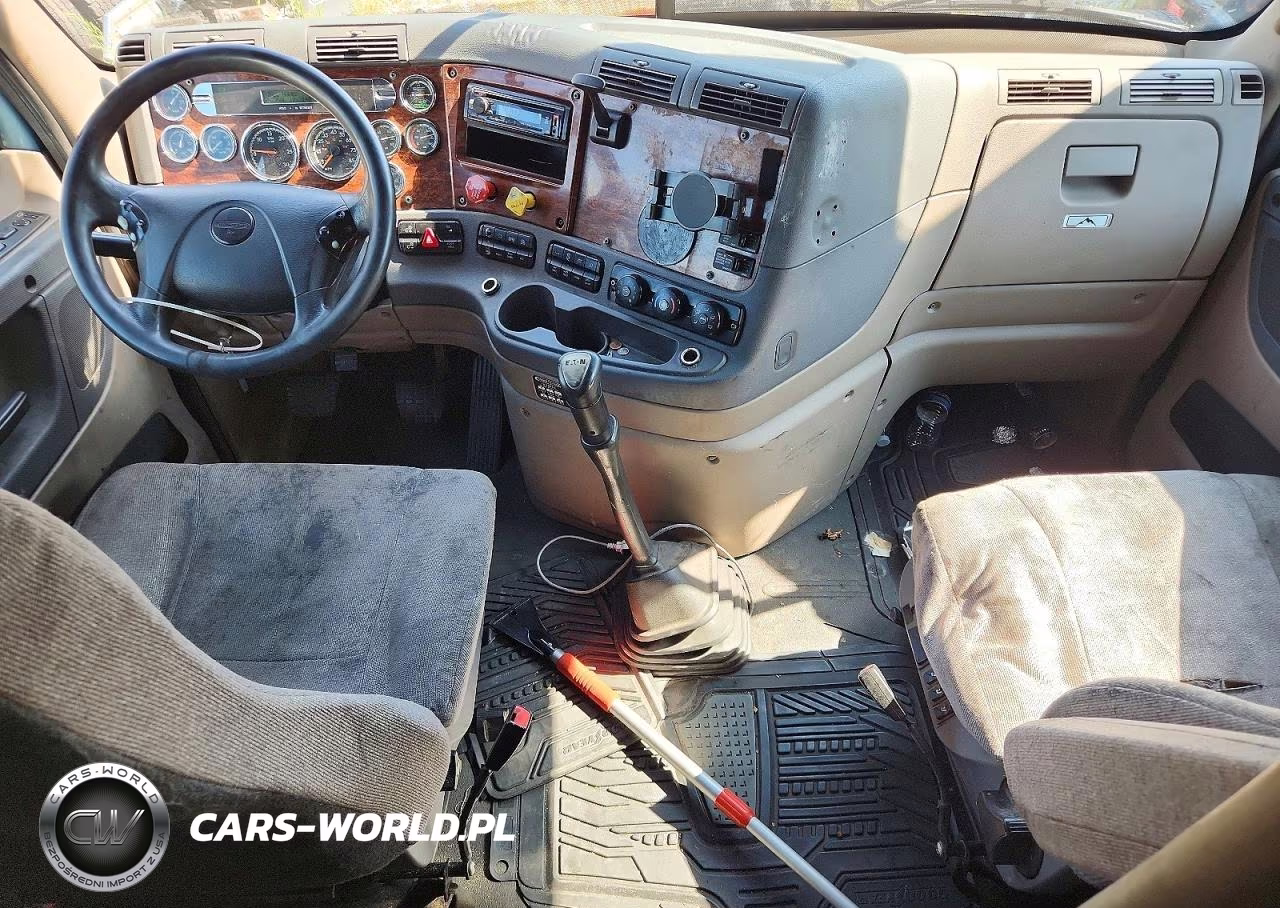 2014 Freightliner Cascadia 125 VIN:3AKJGLD5XESFH2525 - 8