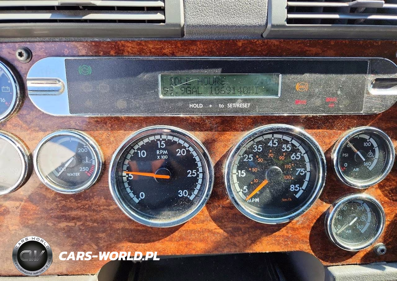 2014 Freightliner Cascadia 125 VIN:3AKJGLD5XESFH2525 - 9