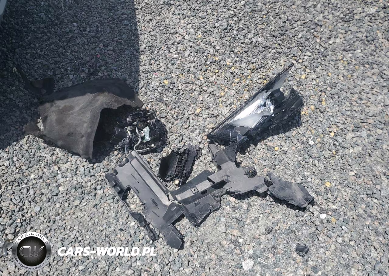 2022 Audi Q7 Premium Plus VIN:WA1LXBF78ND019642 - 13