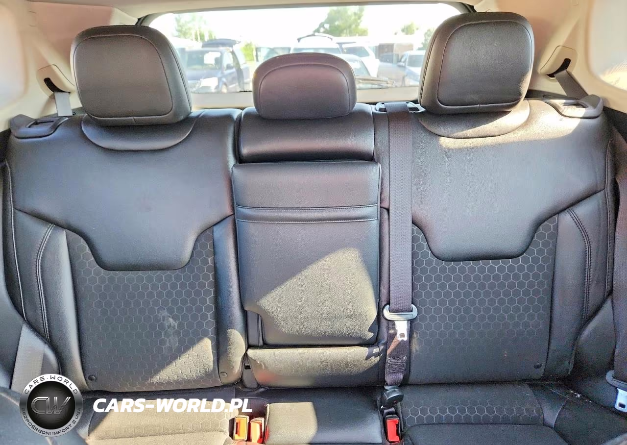 2019 Jeep Compass Latitude VIN:3C4NJDBB4KT761127 - 10