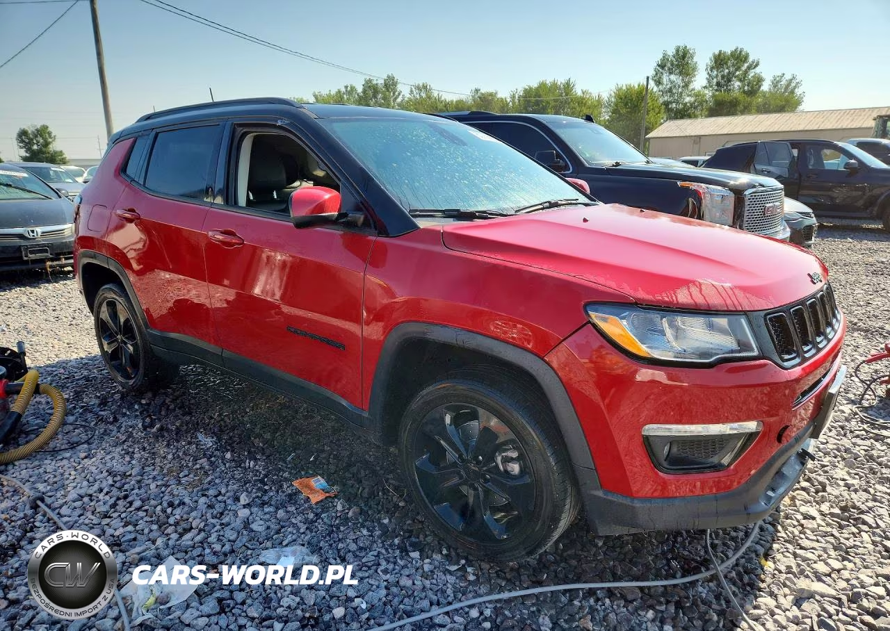 2019 Jeep Compass Latitude VIN:3C4NJDBB4KT761127 - 4