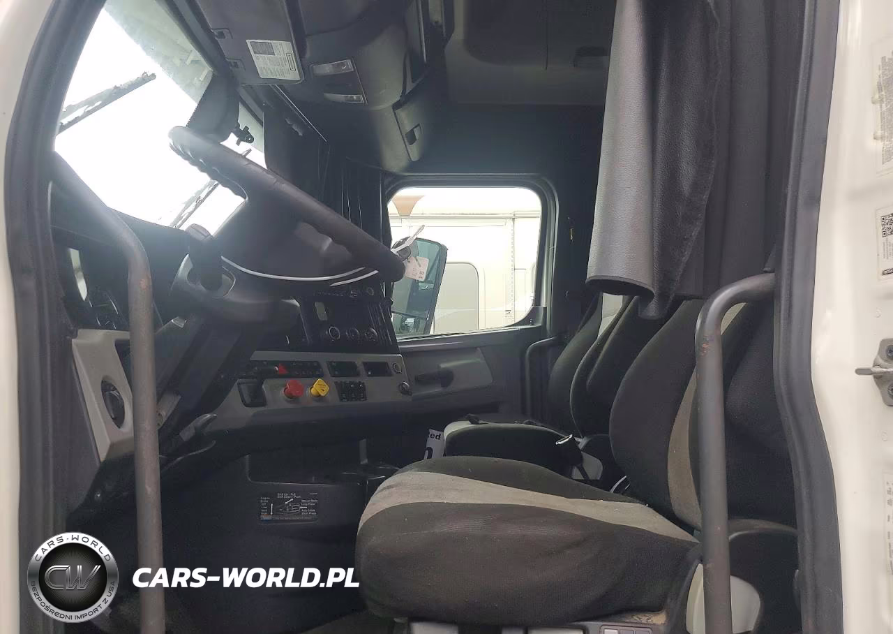 2018 Freightliner Cascadia Semi Truck VIN:3AKJHHDR7JSKC8414 - 7
