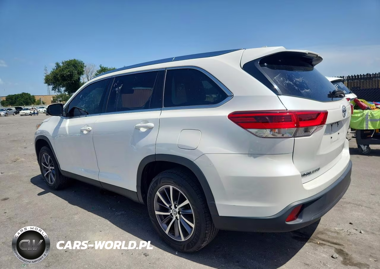 2019 Toyota Highlander Xle VIN:5TDKZRFH0KS342774 - 2