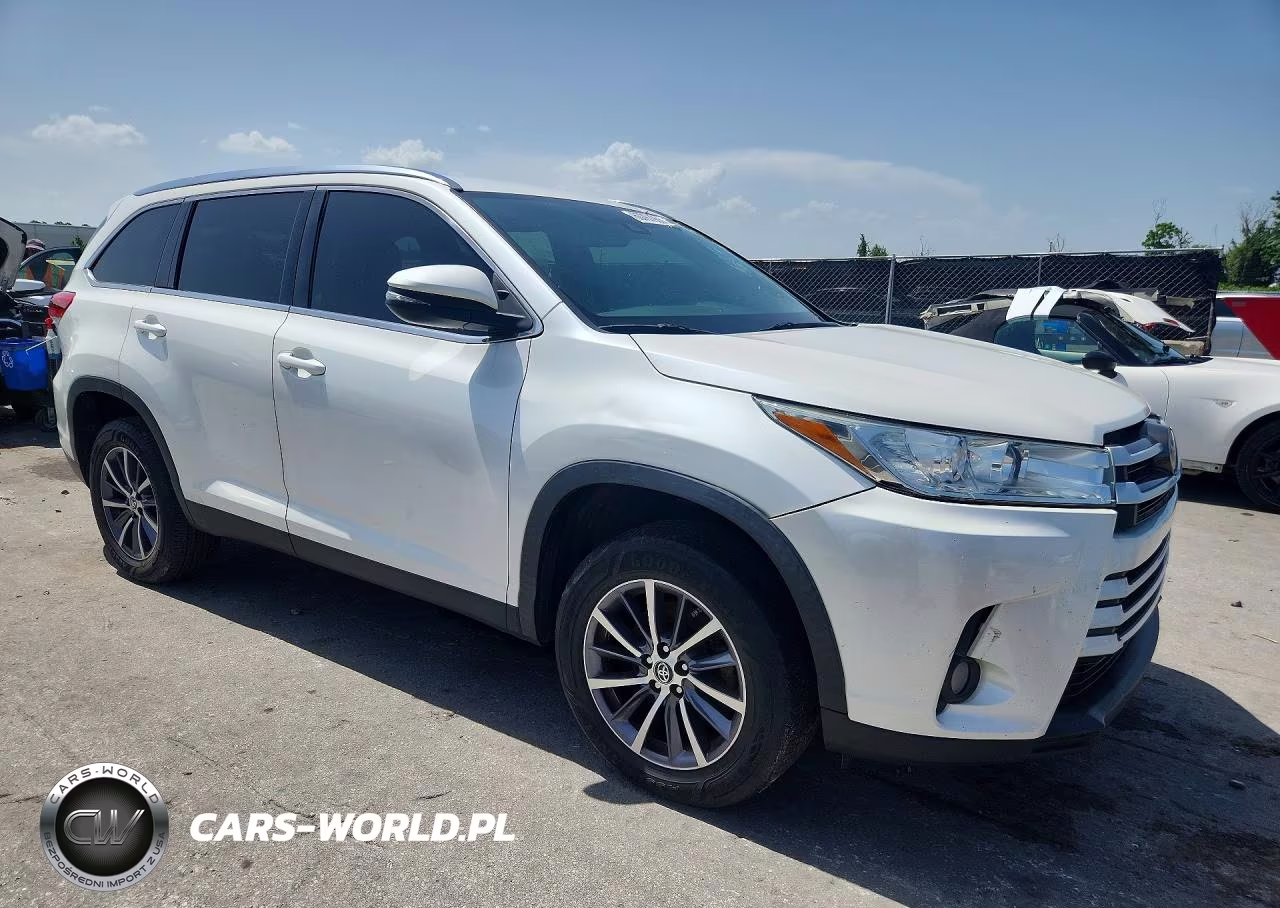 2019 Toyota Highlander Xle VIN:5TDKZRFH0KS342774 - 4