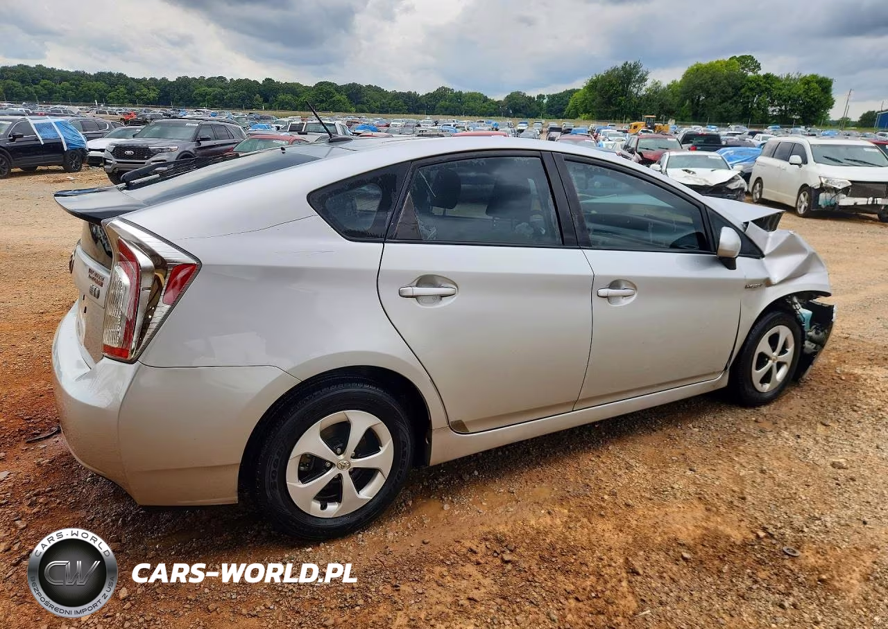 2012 Toyota Prius Three VIN:JTDKN3DU4C1527806 - 3