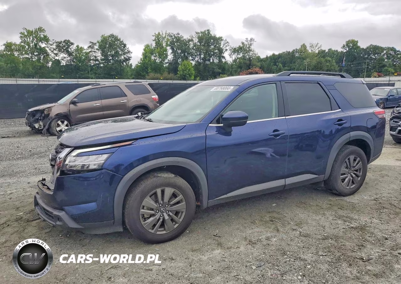 2022 Nissan Pathfinder Sv