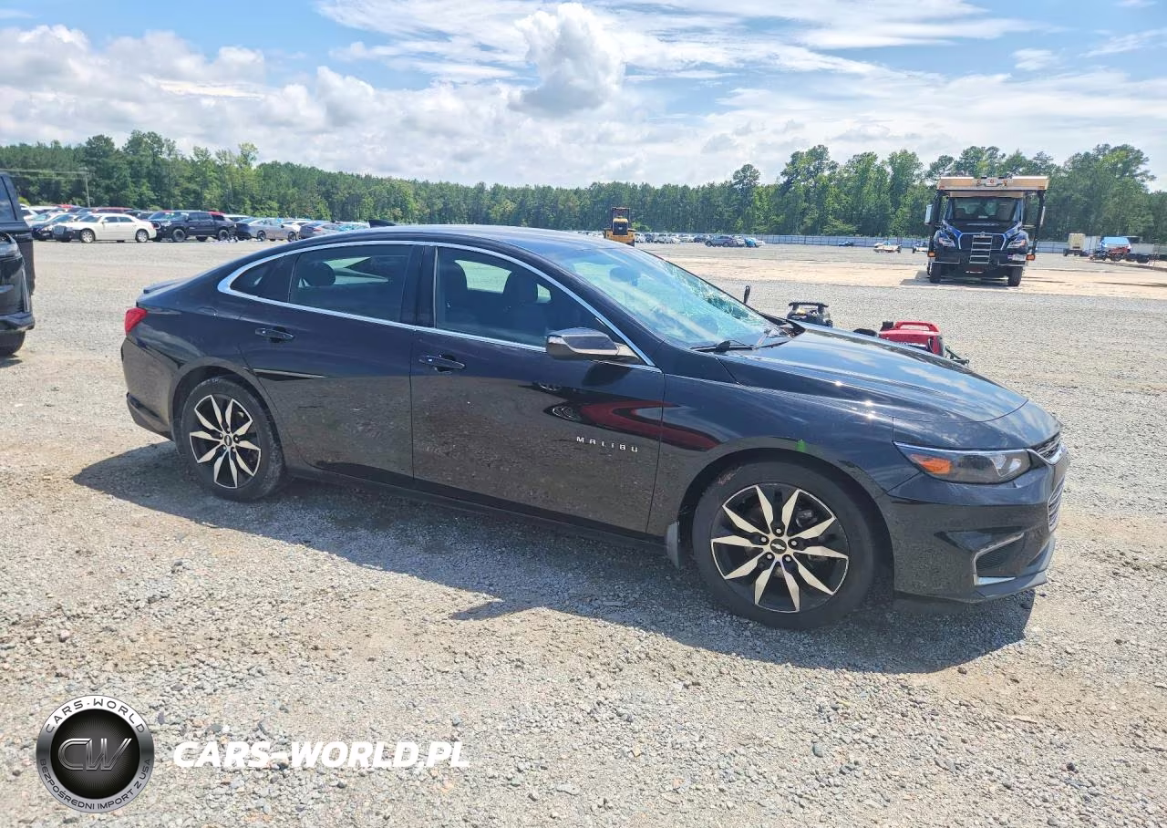 2018 Chevrolet Malibu VIN:1G1ZD5ST8JF216119 - 4
