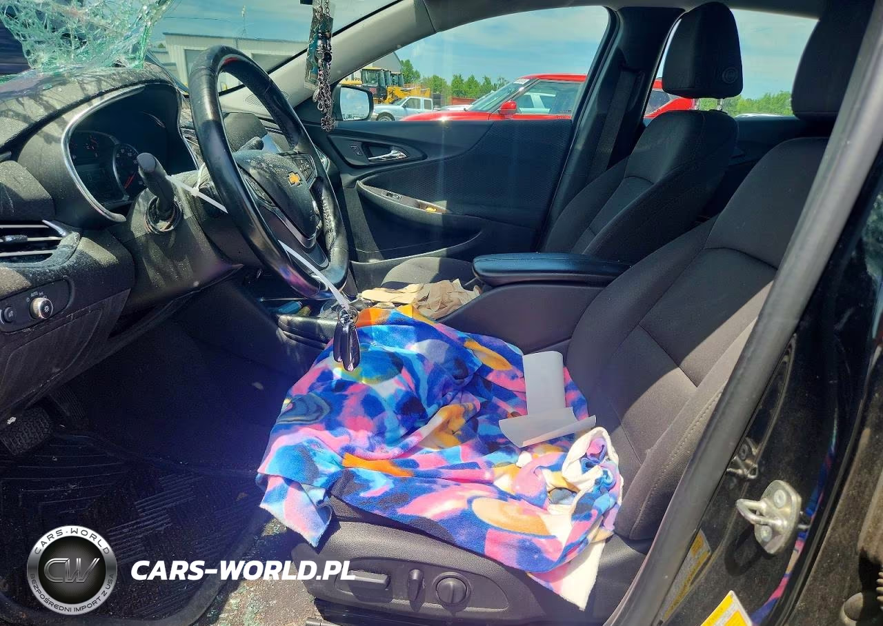 2018 Chevrolet Malibu VIN:1G1ZD5ST8JF216119 - 7