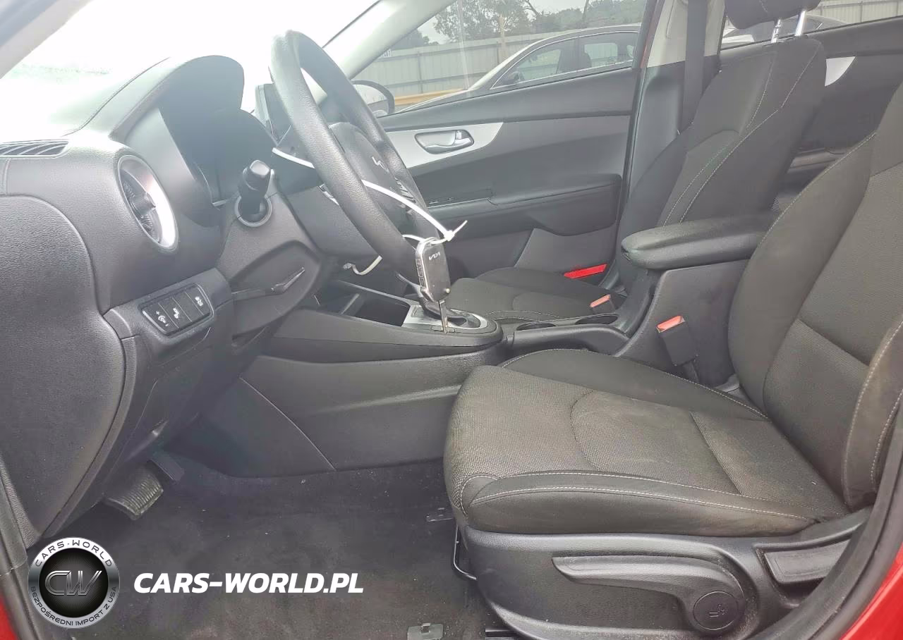 2023 Kia Forte Lxs VIN:3KPF24AD7PE562301 - 7