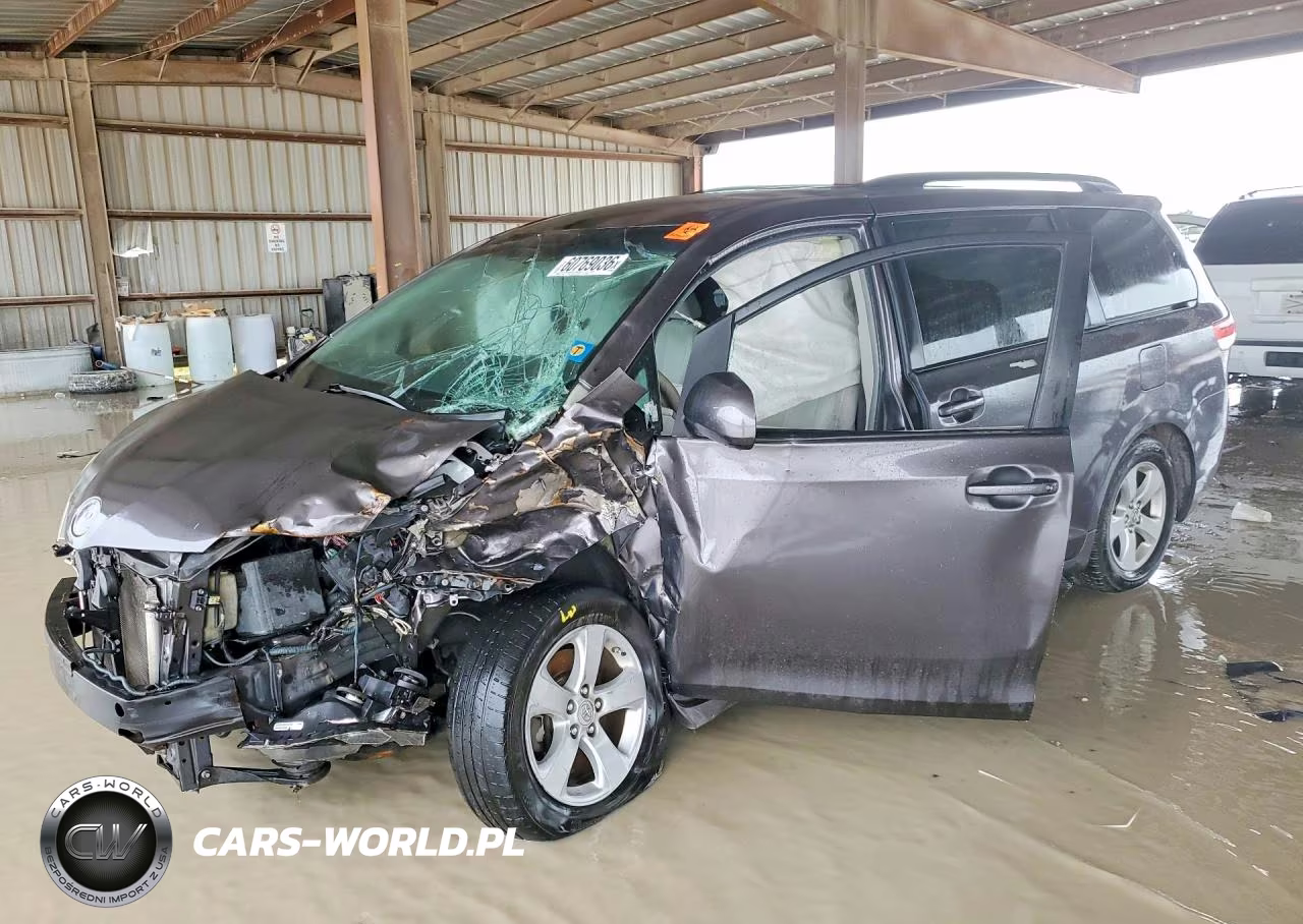 2012 Toyota Sienna Le