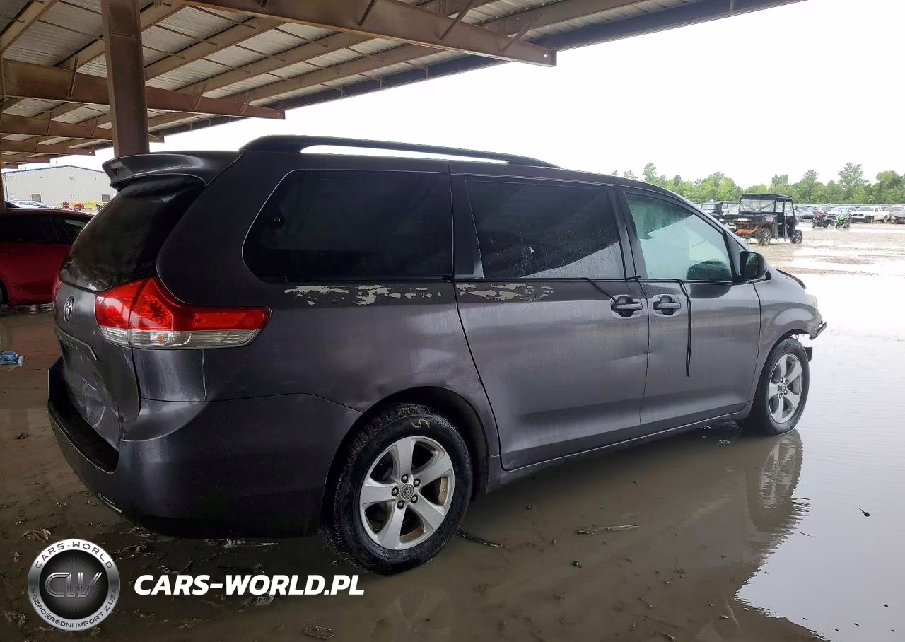 2012 Toyota Sienna Le VIN:5TDKK3DC3CS254506 - 3