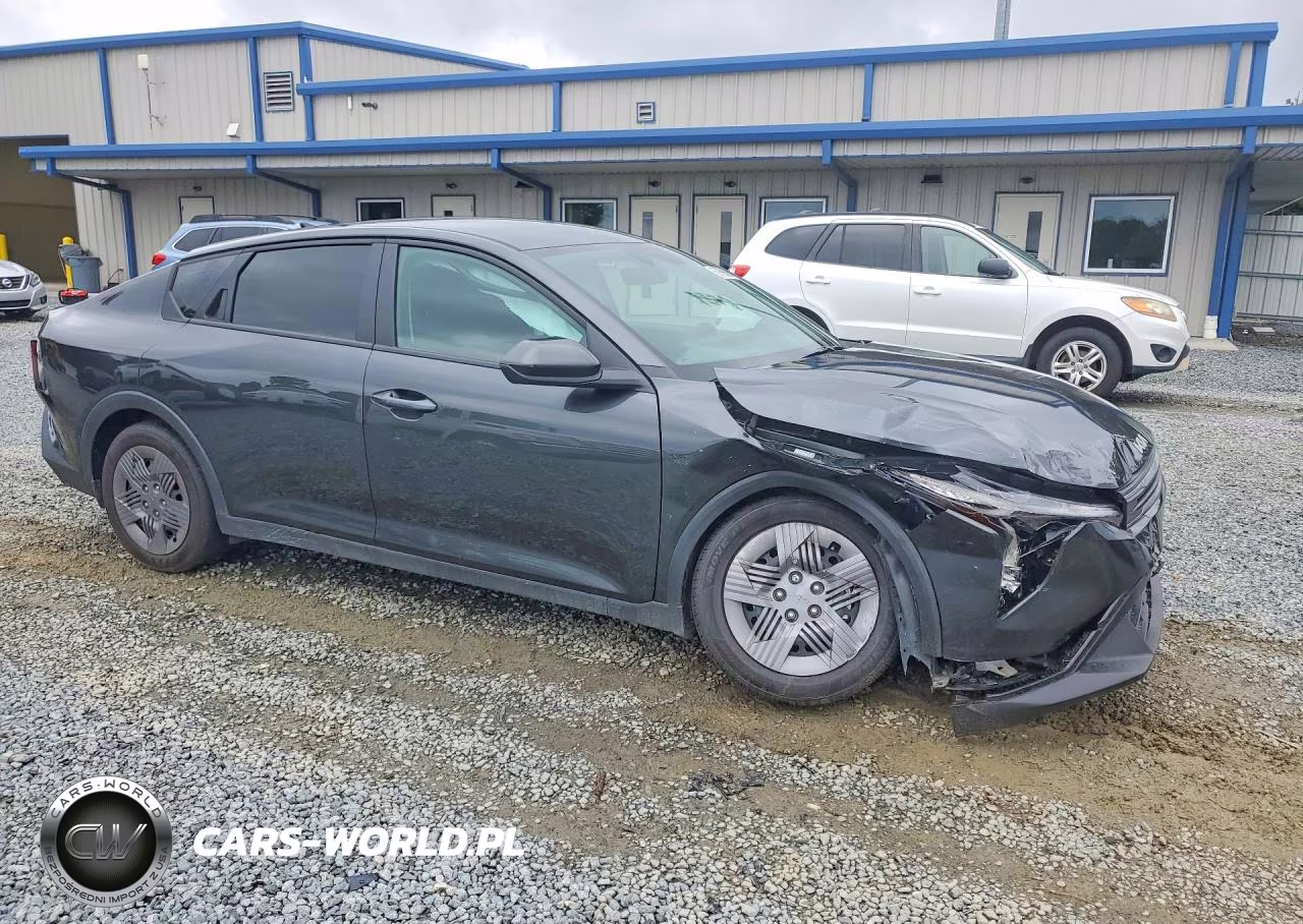 2025 Kia K4 Lx VIN:3KPFT4DE3SE021675 - 4