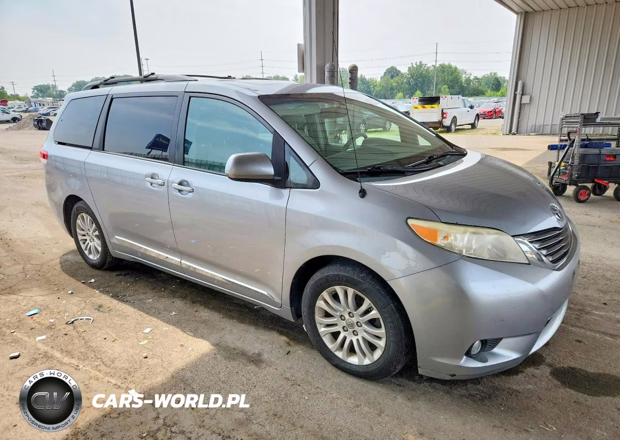 2014 Toyota Sienna Xle 8-Passenger