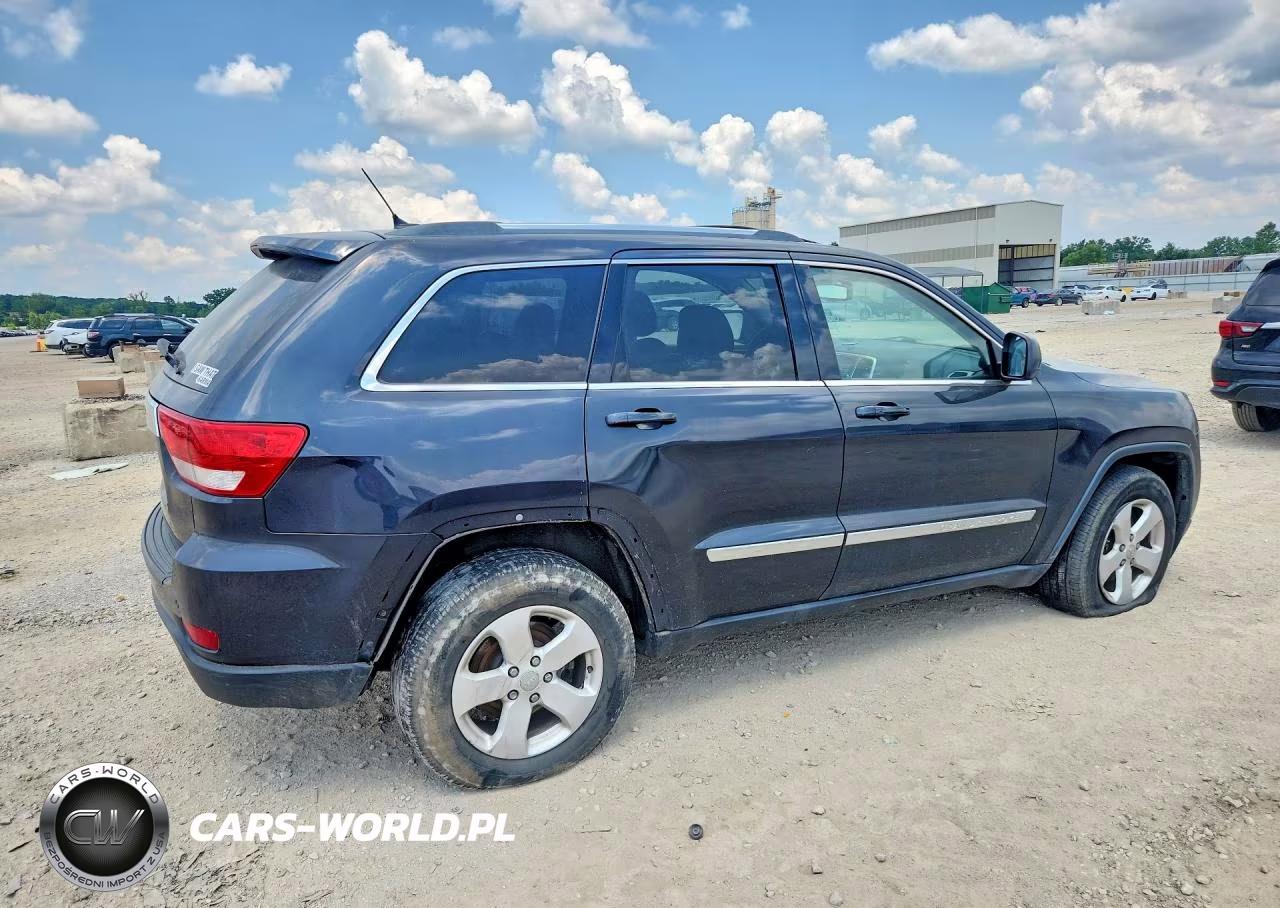 2013 Jeep Grand Cherokee Laredo VIN:1C4RJFAG3DC650190 - 3