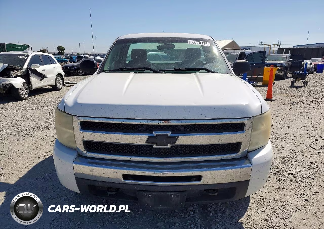 2010 Chevrolet Silverado C1500 VIN:1GCPCPEXXAZ151879 - 5