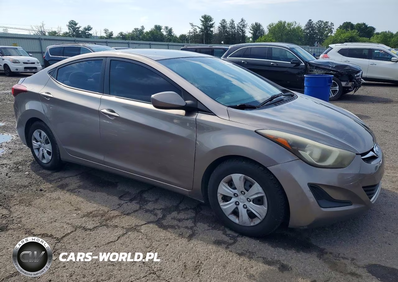 2016 Hyundai Elantra Se VIN:5NPDH4AE5GH704459 - 4