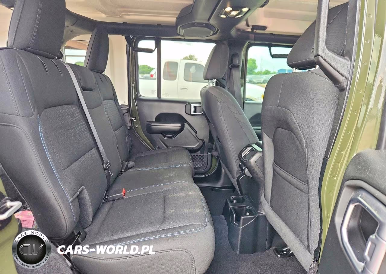 2021 Jeep Wrangler Unlimited Sport VIN:1C4HJXDG3MW575762 - 10