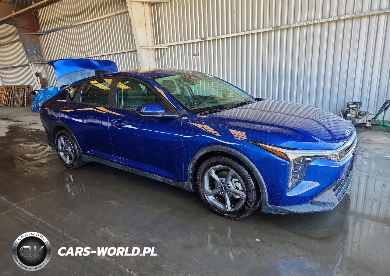 2025 Kia K4 Lxs VIN:3KPFT4DE3SE066194 - 4