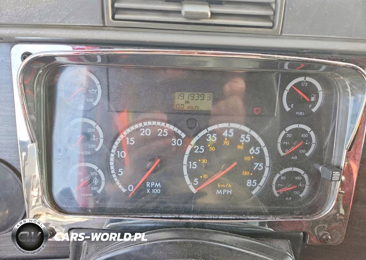 2003 Freightliner Convention - Semi Truck VIN:1FUJA6CK53LM08135 - 9