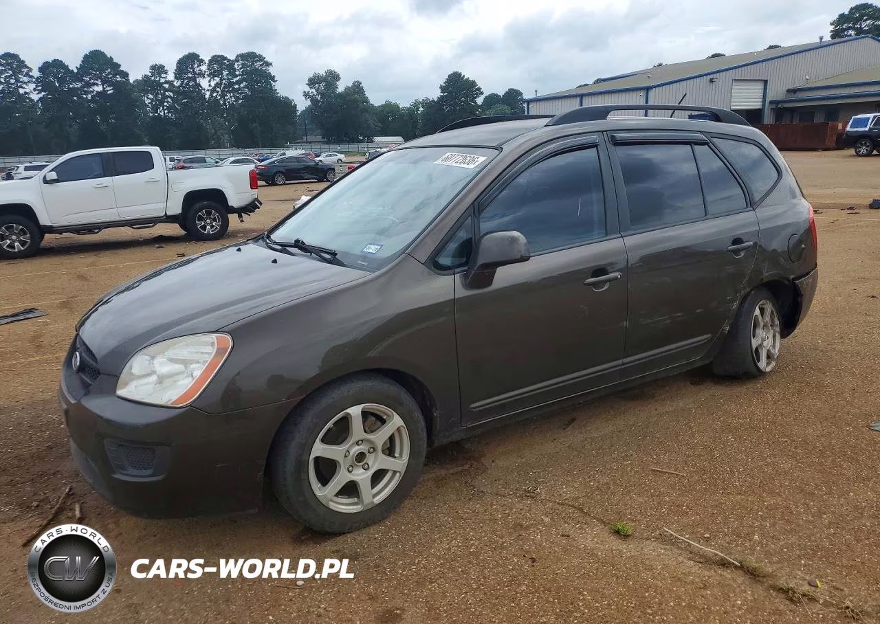 2009 Kia Rondo Base