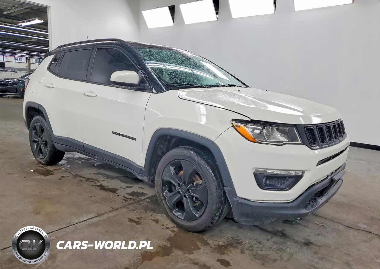 2019 Jeep Compass Latitude VIN:3C4NJDBB4KT772418 - 4