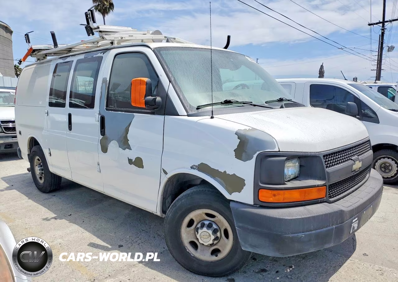 2011 Chevrolet Express G2500 VIN:1GCWGFCB8B1129543 - 4