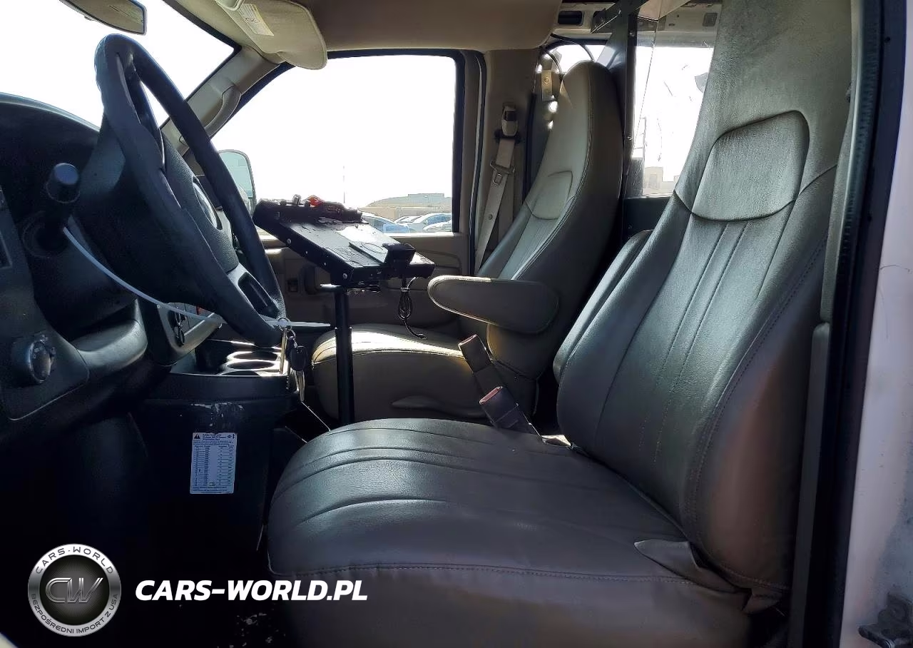 2011 Chevrolet Express G2500 VIN:1GCWGFCB8B1129543 - 7