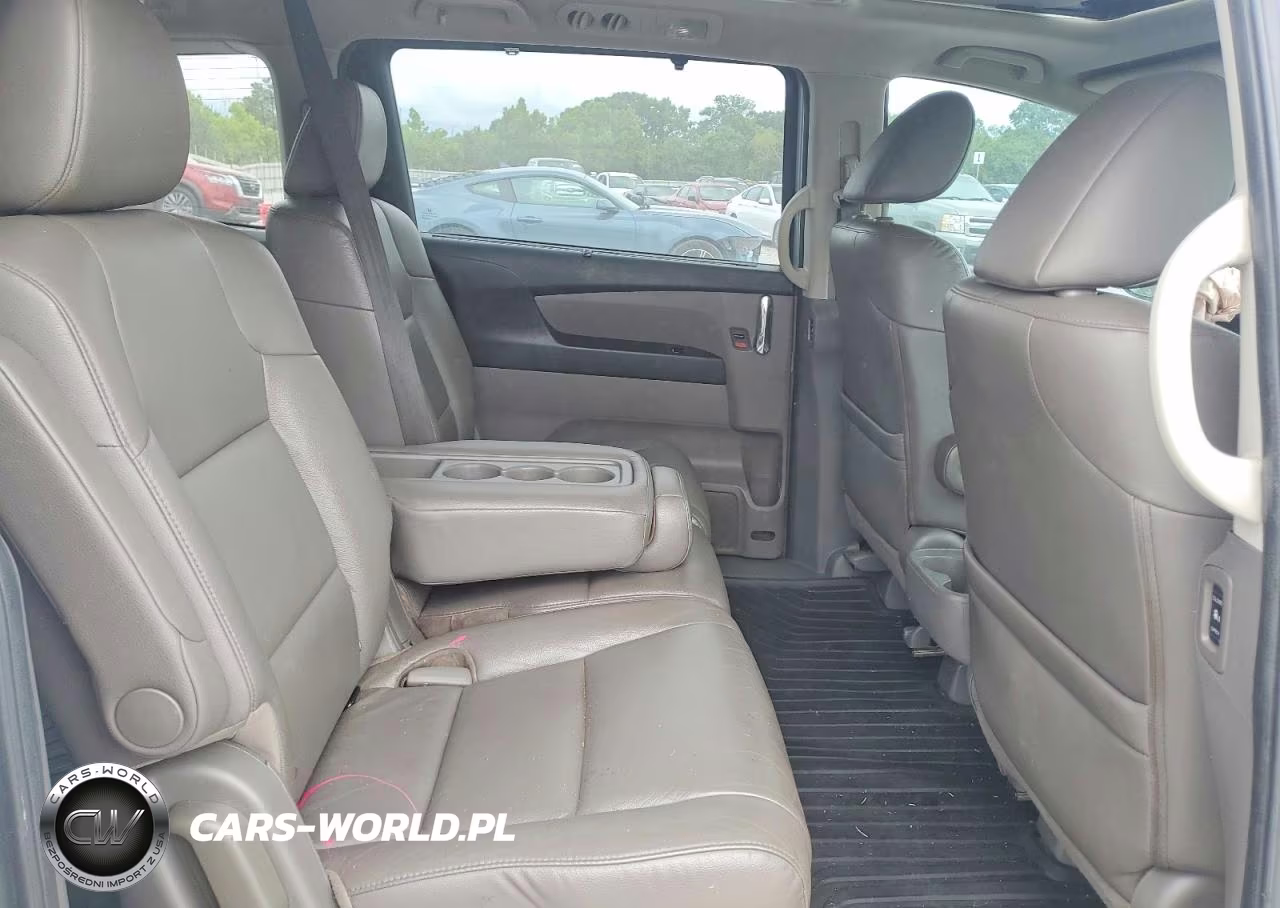 2014 Honda Odyssey Touring VIN:5FNRL5H98EB135413 - 11