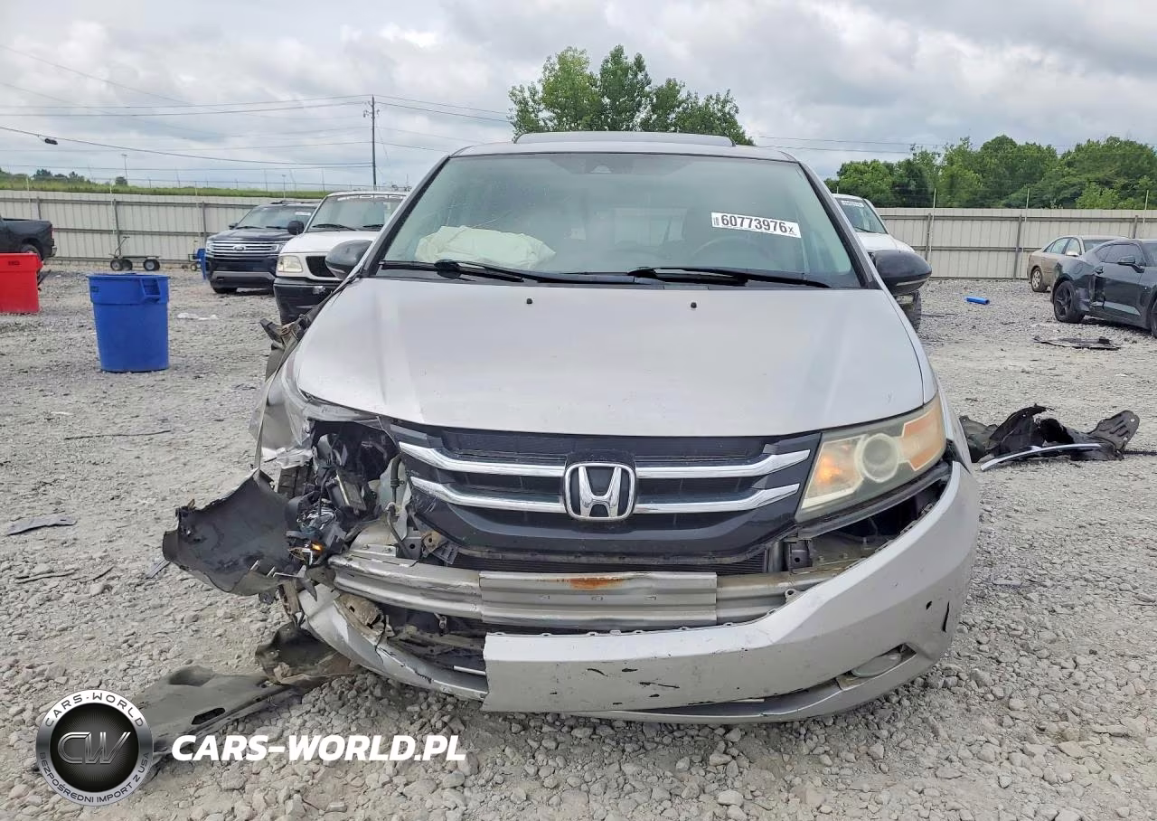 2014 Honda Odyssey Touring VIN:5FNRL5H98EB135413 - 5