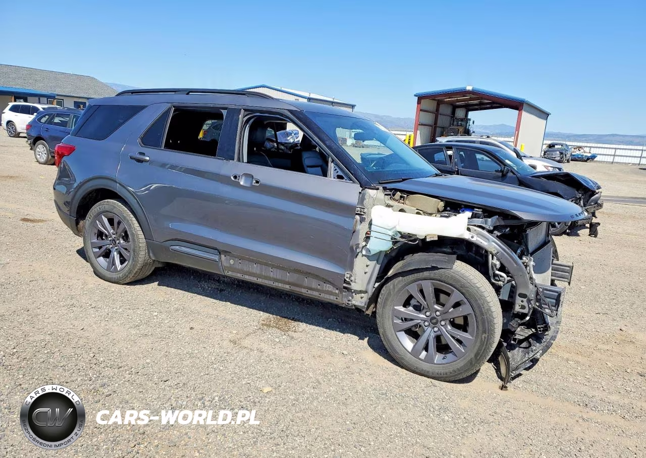 2022 Ford Explorer Xlt VIN:1FMSK8DH4NGA00966 - 4