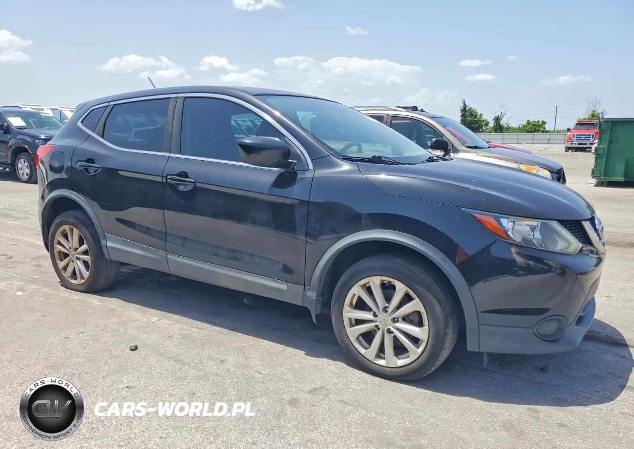 2017 Nissan Rogue Sport S VIN:JN1BJ1CP7HW018575 - 4