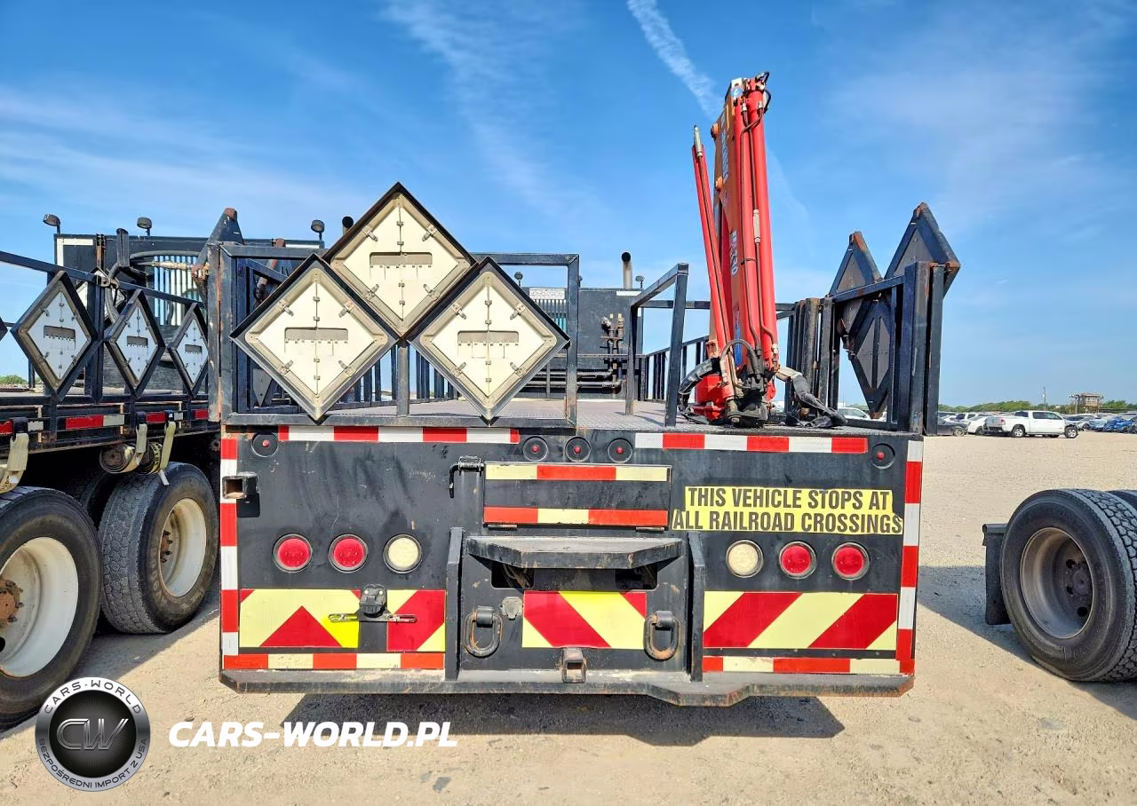2014 Peterbilt 365 Crane Truck VIN:1NPSL70X4ED243163 - 6