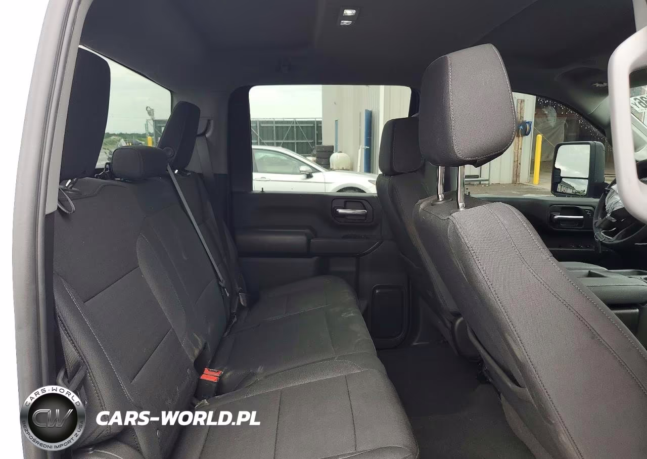 2025 Chevrolet Silverado K2500 Custom VIN:1GC4KME77SF151359 - 10