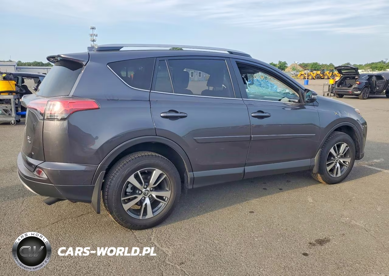 2018 Toyota Rav4 Xle VIN:JTMRFREV5JJ742078 - 3