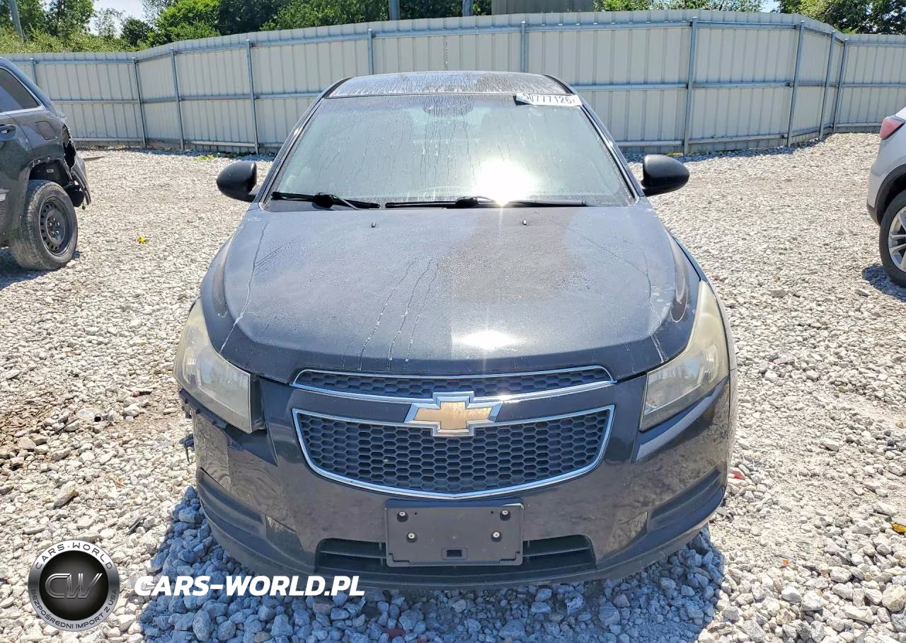 2014 Chevrolet Cruze Ls VIN:1G1PA5SG5E7107474 - 5