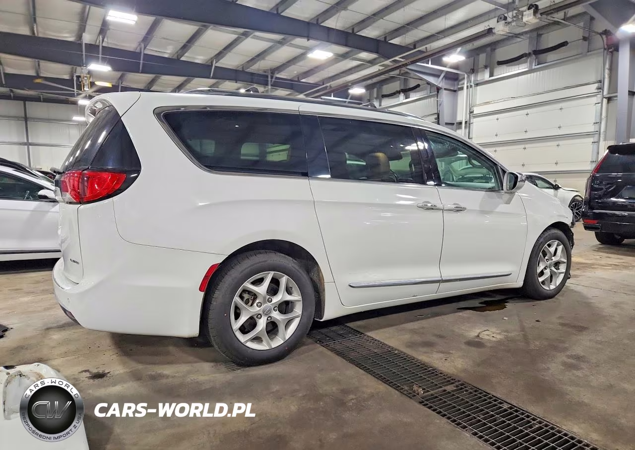 2020 Chrysler Pacifica Limited VIN:2C4RC1GG9LR114578 - 3