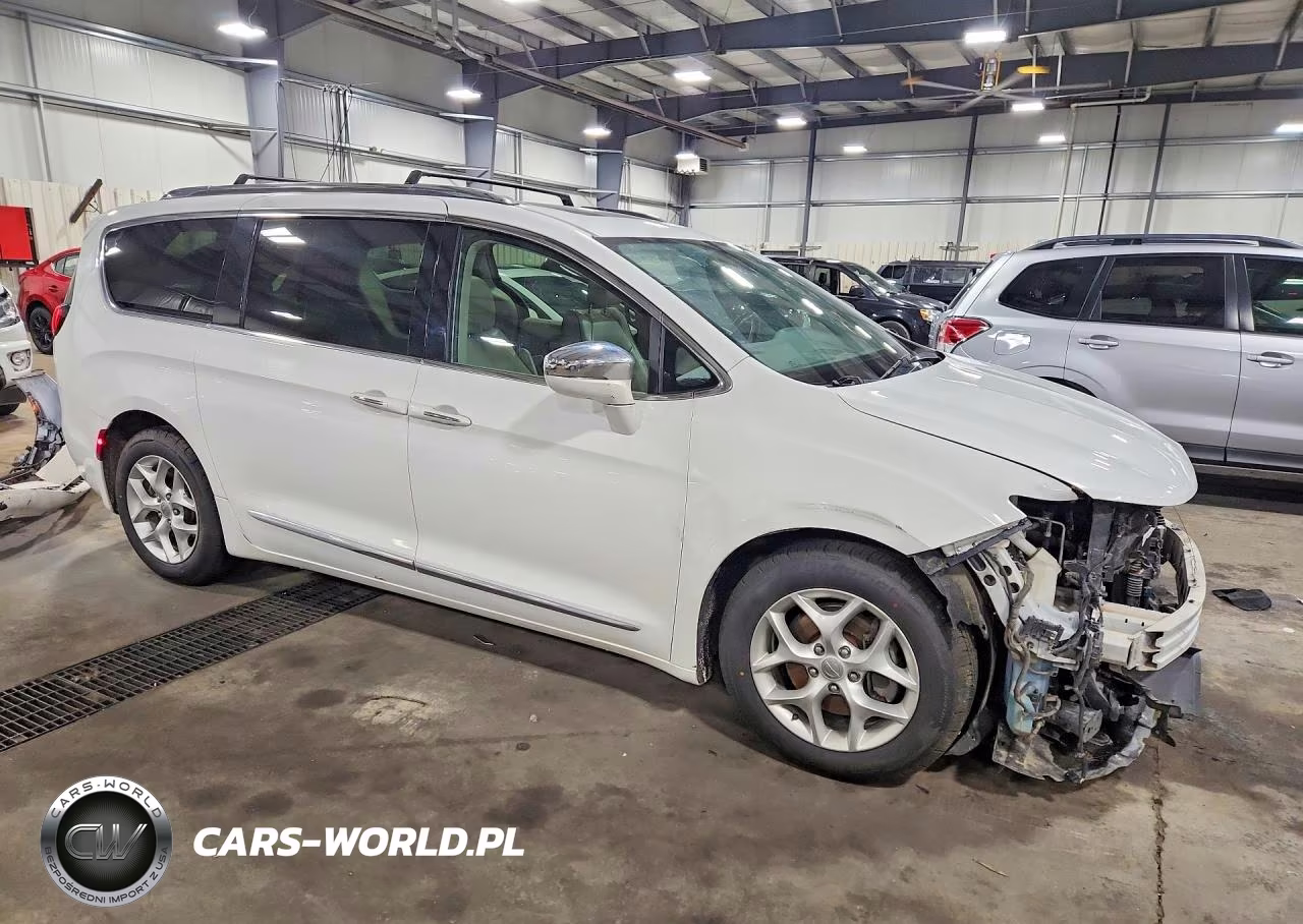 2020 Chrysler Pacifica Limited VIN:2C4RC1GG9LR114578 - 4