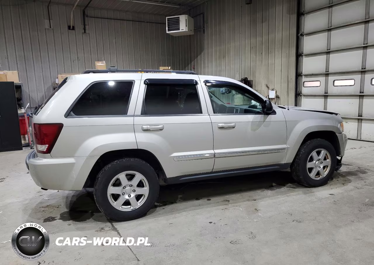 2010 Jeep Grand Cherokee Laredo VIN:1J4PR4GK2AC150060 - 3