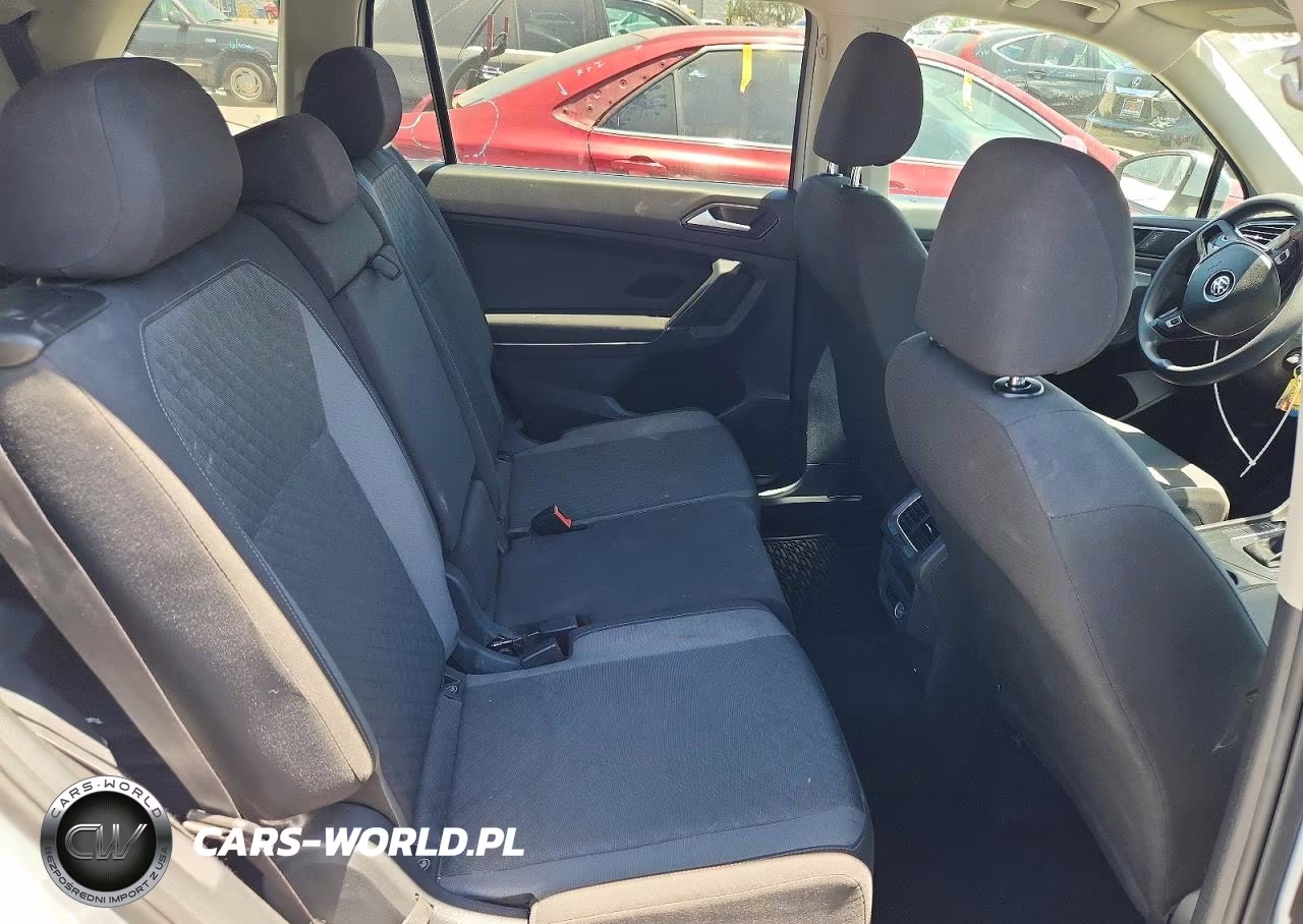 2018 Volkswagen Tiguan S VIN:3VV1B7AX0JM208236 - 10