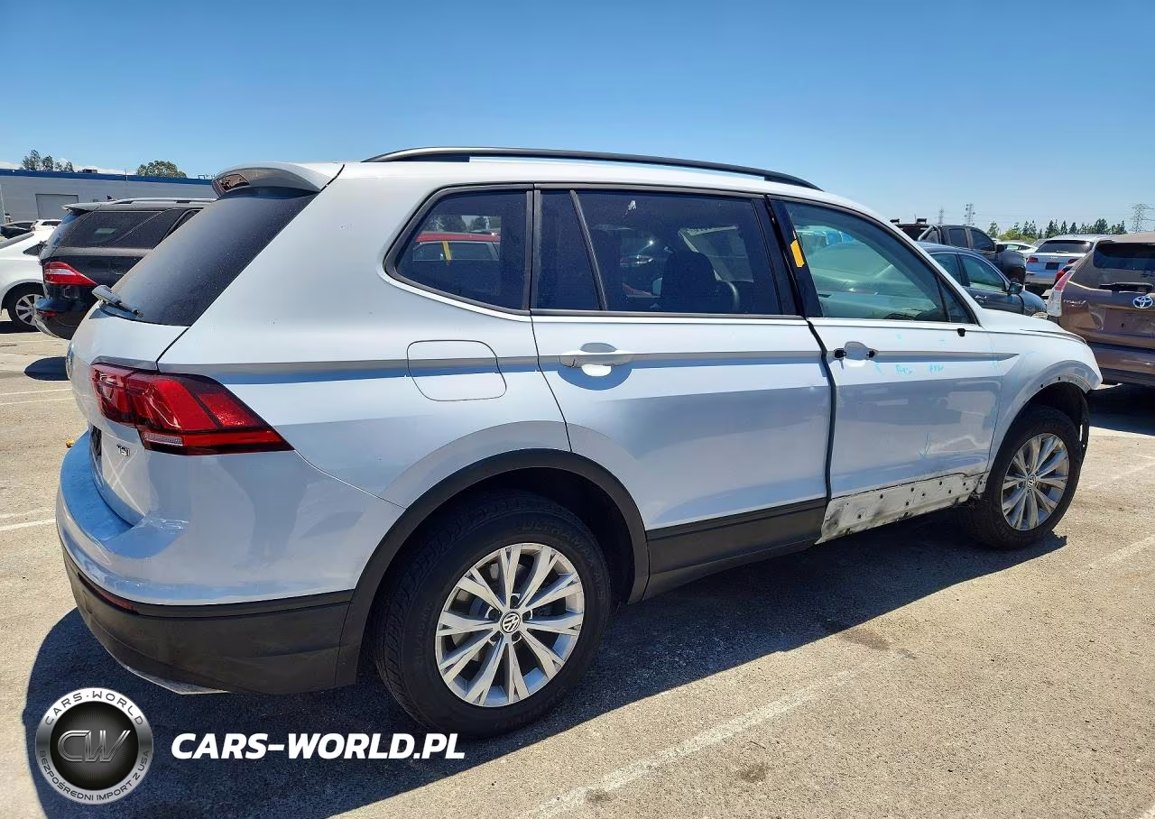 2018 Volkswagen Tiguan S VIN:3VV1B7AX0JM208236 - 3