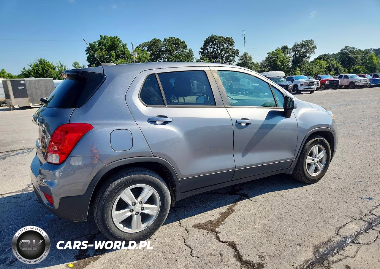 2020 Chevrolet Trax Ls VIN:3GNCJKSB9LL339892 - 3