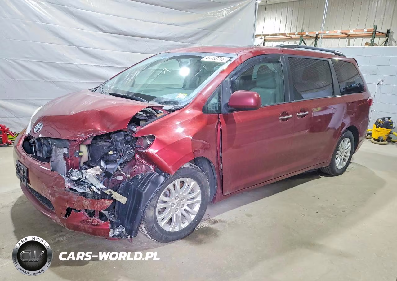 2016 Toyota Sienna Xle 8-Passenger – zdjęcie 1 z 13