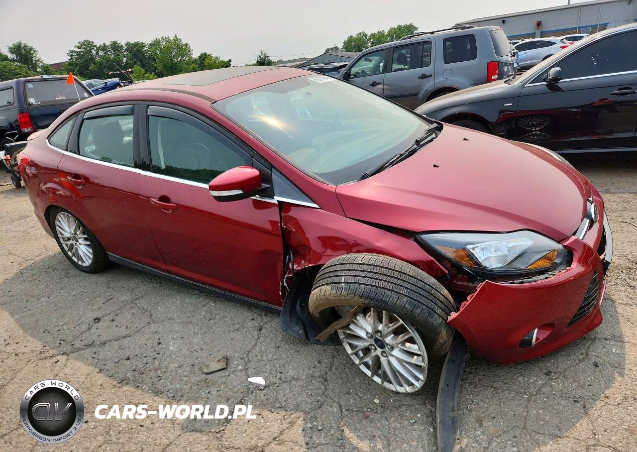 2014 Ford Focus Titanium VIN:1FADP3J23EL274299 - 4