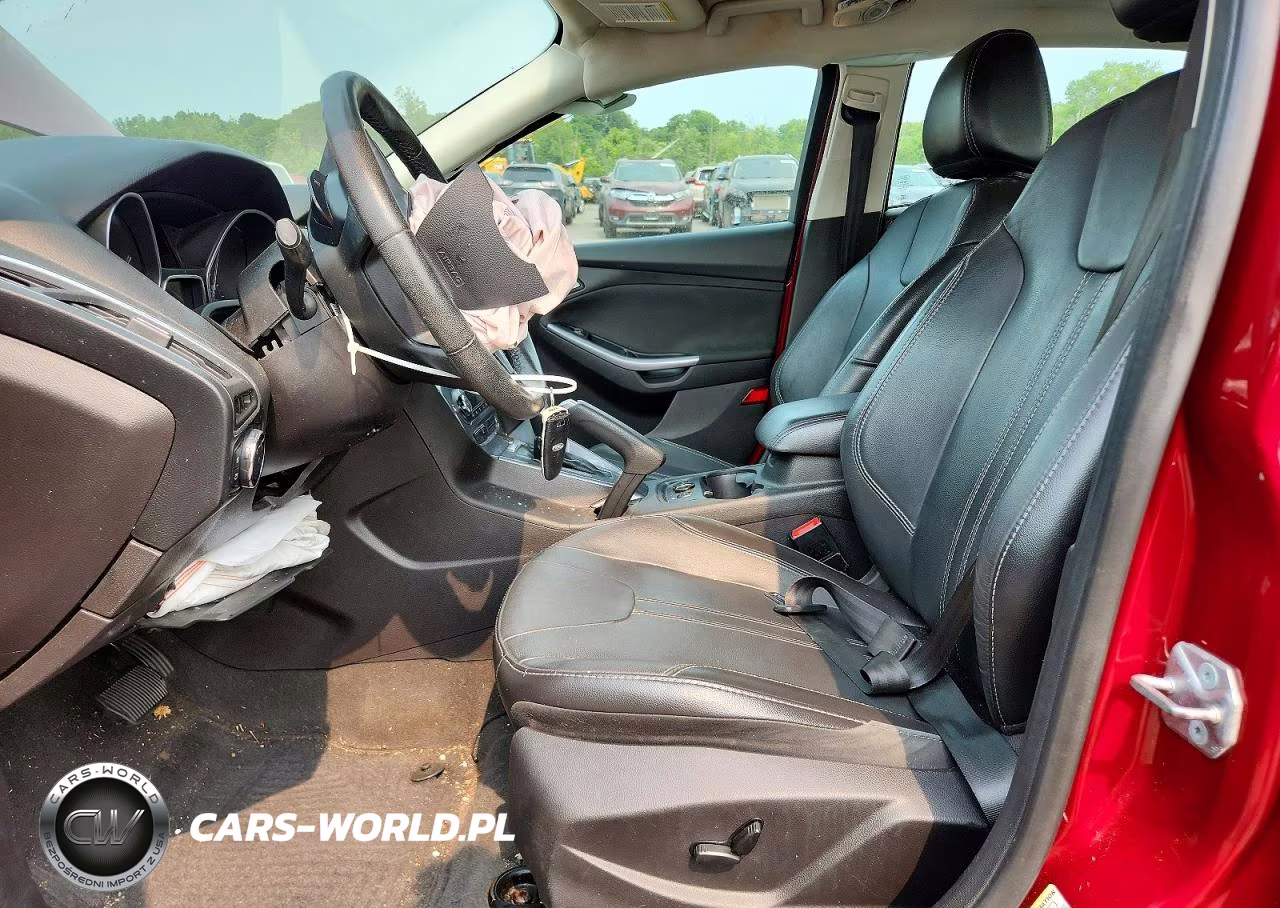2014 Ford Focus Titanium VIN:1FADP3J23EL274299 - 7
