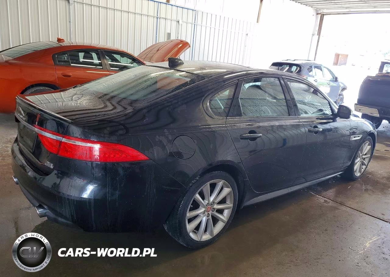 2016 Jaguar Xf R - Sport VIN:SAJBL4BV2GCY23782 - 3