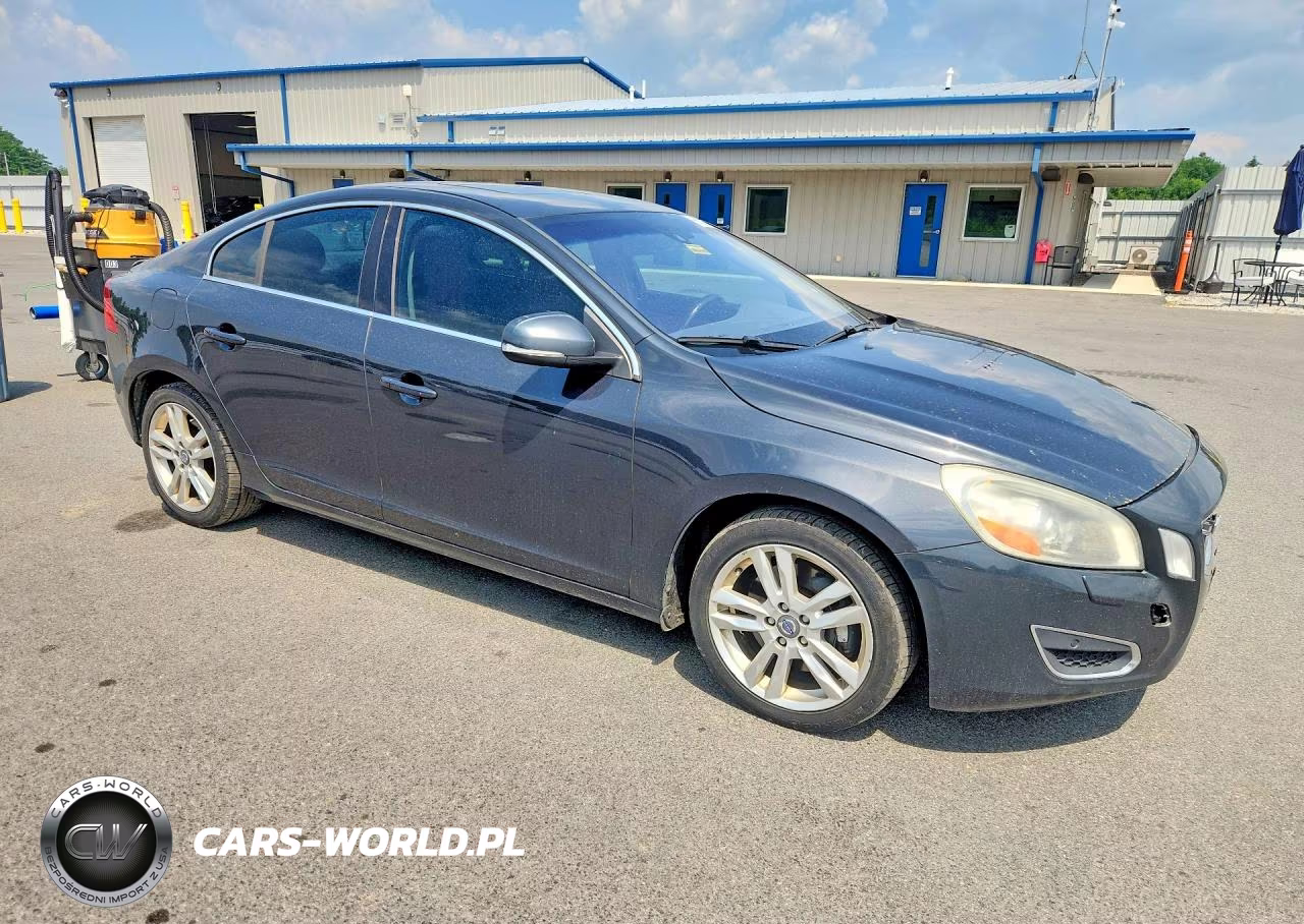 2013 Volvo S60 T5 VIN:YV1612FH3D2179882 - 4
