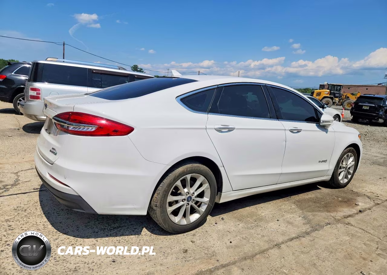2019 Ford Fusion VIN:3FA6P0MU1KR118330 - 3