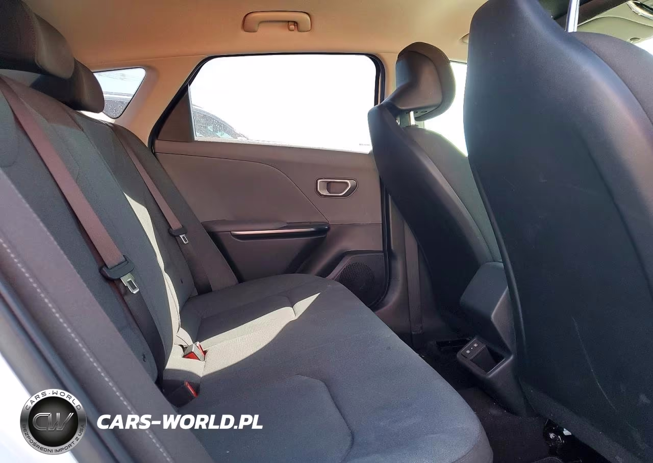 2025 Kia K4 Lxs VIN:3KPFT4DE1SE253238 - 10