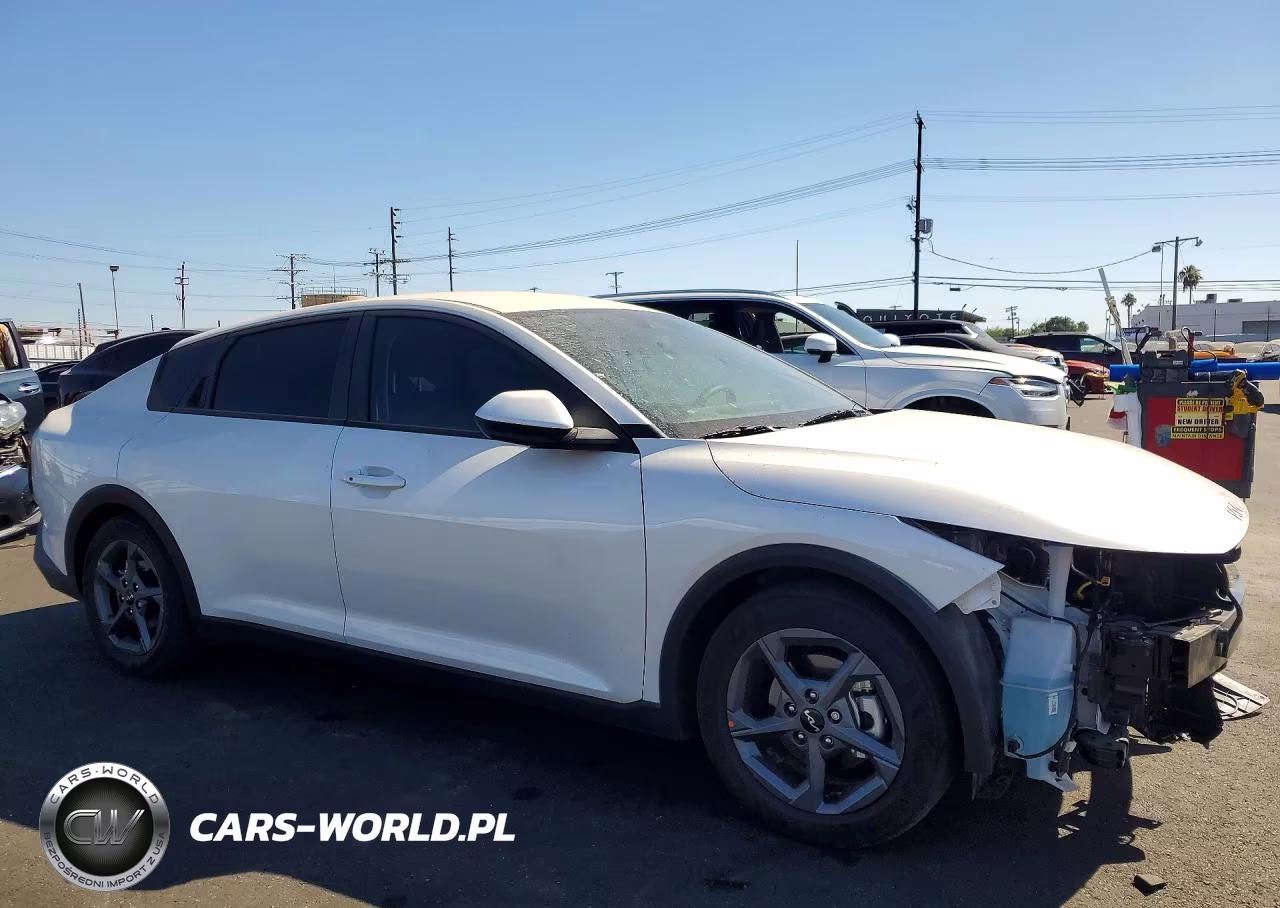 2025 Kia K4 Lxs VIN:3KPFT4DE1SE253238 - 4