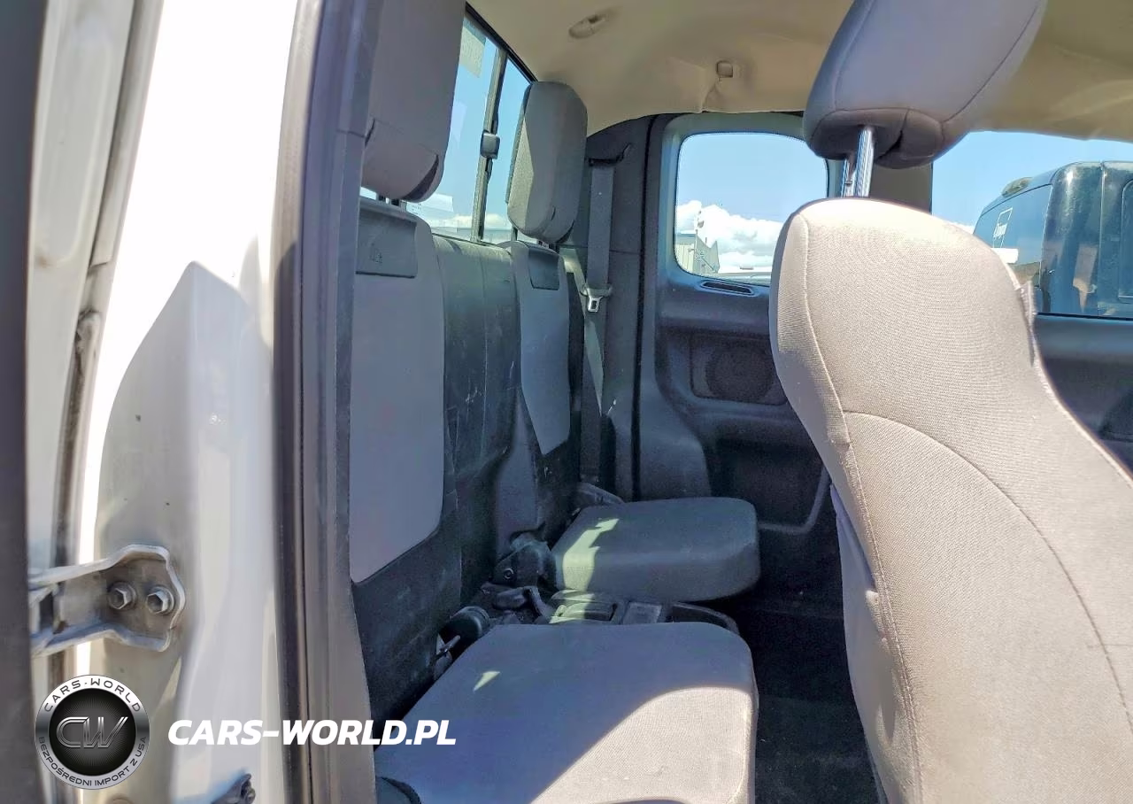 2016 Toyota Tacoma Sr VIN:5TFRX5GNXGX071757 - 10